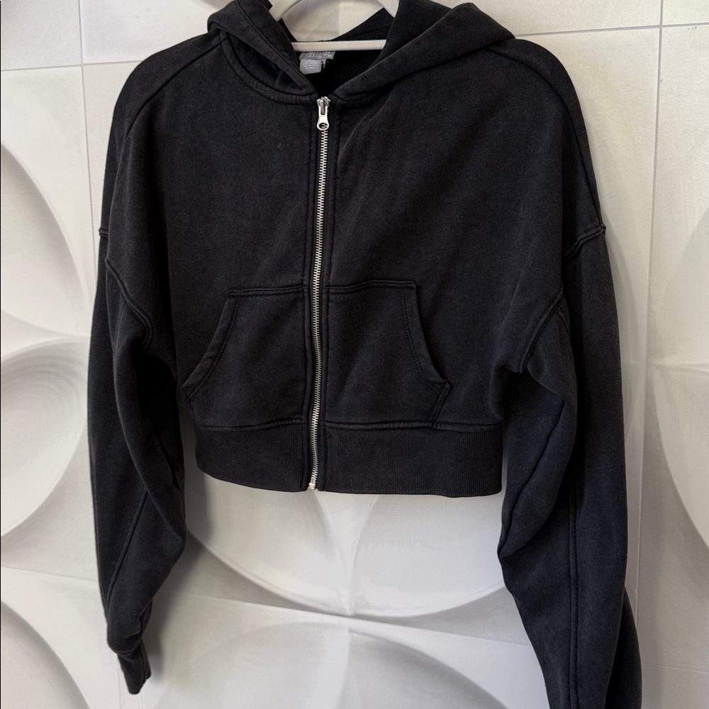 Tilly’s Black Faded Hoodie Zip-Up - Picture 2 of 9